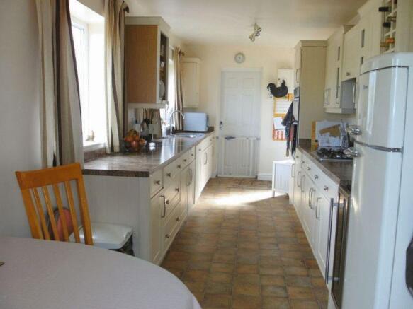 DINING AREA -...