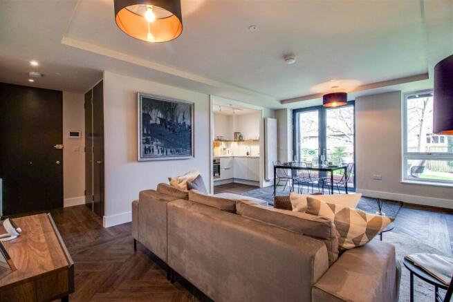 2 bed Ground Flat for sale Image 7