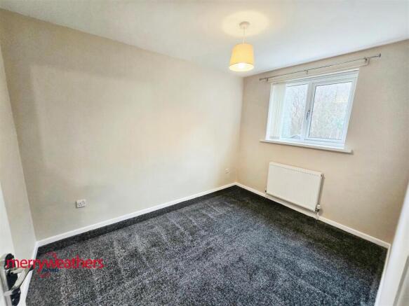 3 bed Terraced to rent Image 6