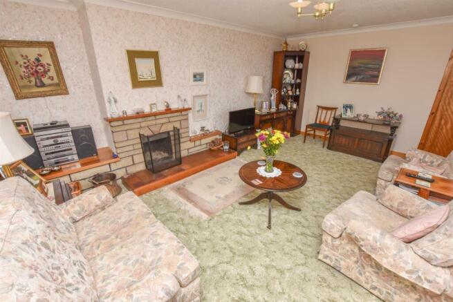 LOUNGE-2.jpg