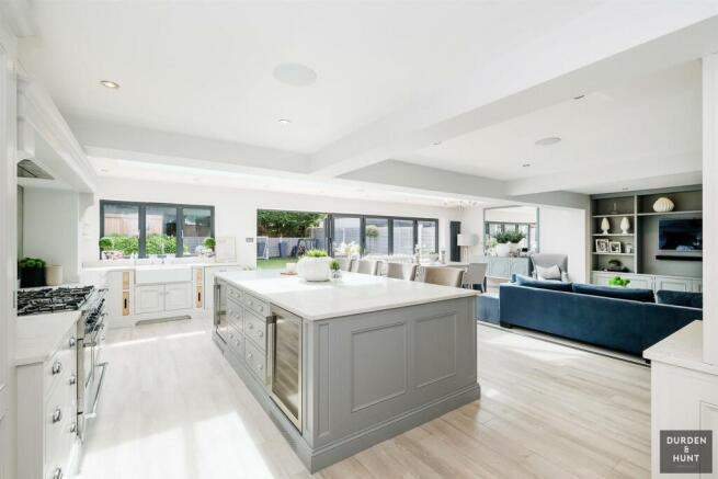 lyndhurst rise-27_1.jpg