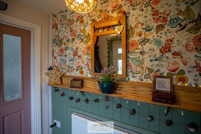 3 bed Semi-Detached for sale Image 12