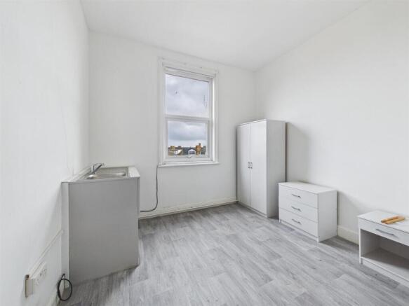 23 bed Block of Apartments for sale Image 9