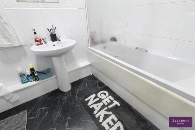 3 bed Terraced for sale Image 4