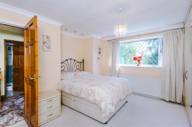 Master Bedroom (2).jpg
