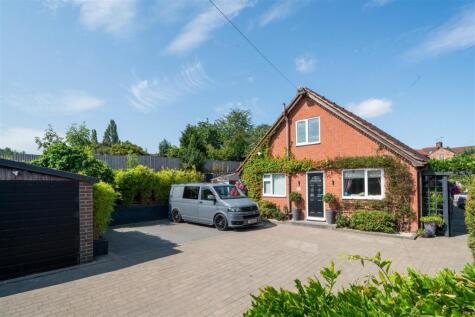 Hollingwood Crescent, Hollingwood, Chesterfield, S43