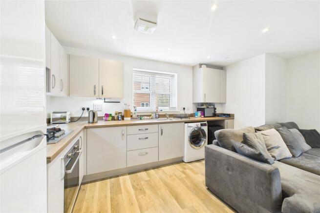 Copsewood, Wokingham, Berkshire, RG41 photo 3