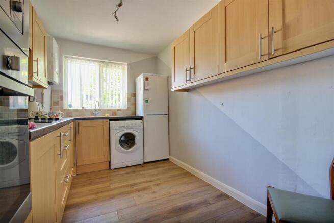 2 bed Semi-Detached Bungalow for sale Image 5