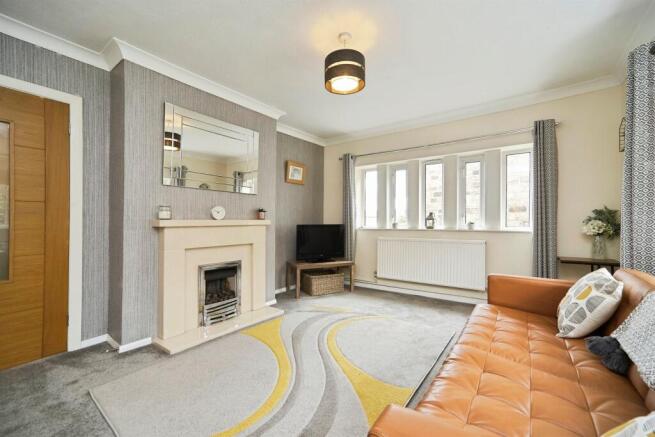4 bed Semi-Detached for sale Image 5
