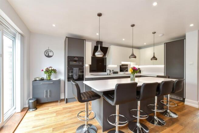 Kitchen/ Breakfast Room