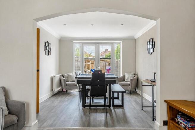 5 bed Semi-Detached for sale Image 6