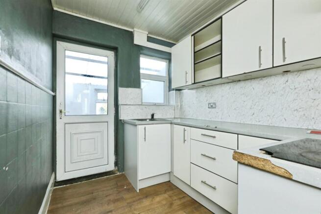 3 bed Semi-Detached for sale Image 6