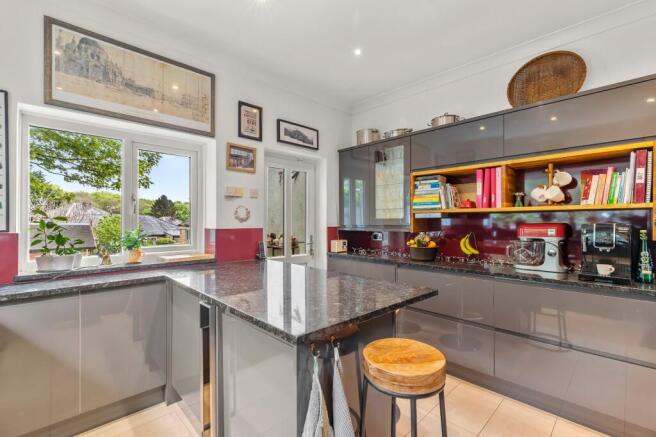 3 bed Detached for sale Image 6