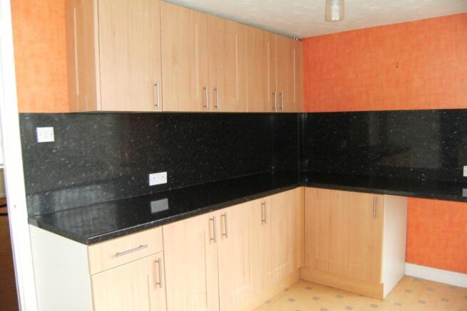3 bed Terraced to rent Image 3