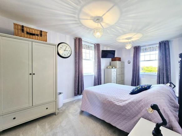 2 bed Flat for sale Image 12