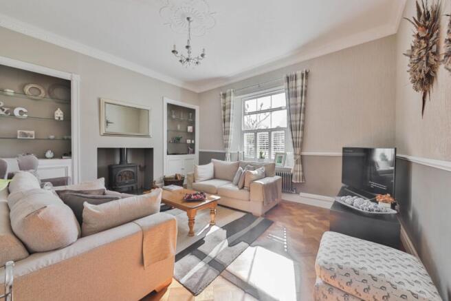 4 bed Detached for sale Image 10