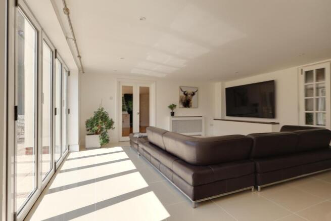 SITTING AREA