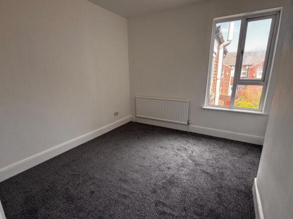 3 bed House to rent Image 8