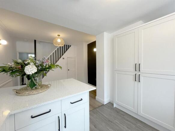 3 bed Terraced to rent Image 5