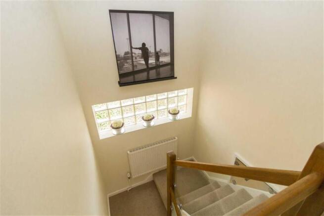 LANDING & STAIRWELL