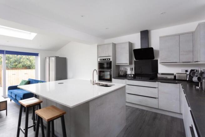 1 bed House Share to rent Image 5