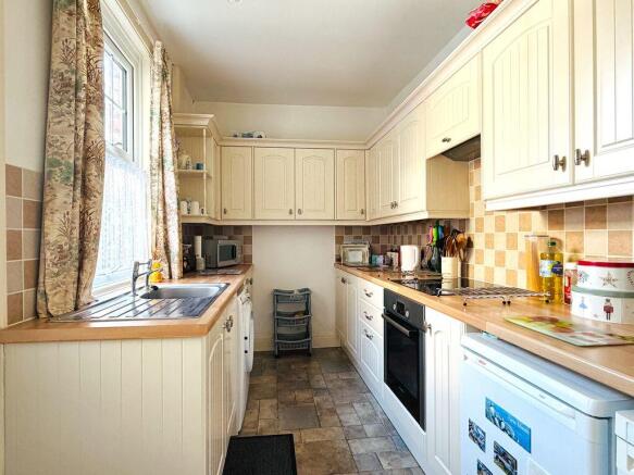 2 bed Terraced for sale Image 8