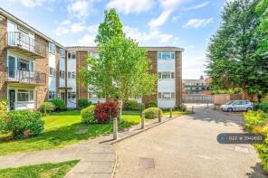 Flat 1, 16 Redwood Court, Lovelace Gardens, Surbiton KT6 6SN
