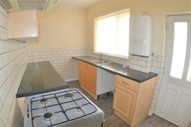 2 bed Terraced to rent Image 6