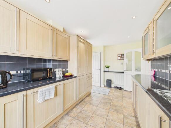 3 bed Semi-Detached for sale Image 8
