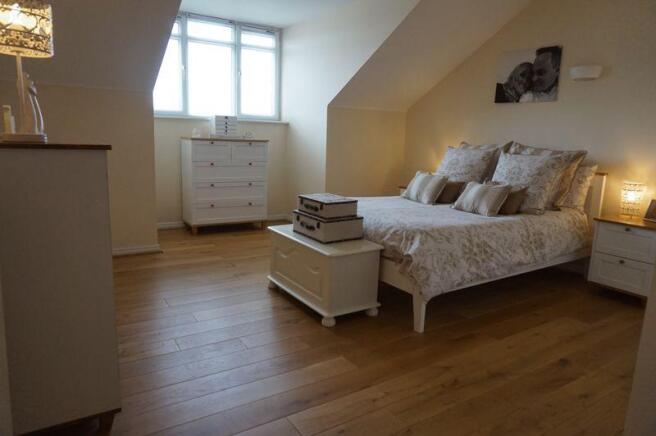 BEDROOM 1