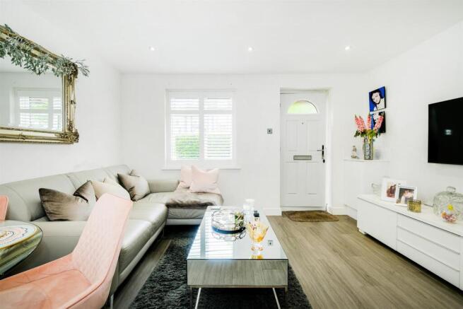 4 Falcon Way-17_web.jpg