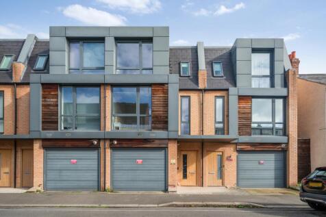 Brook Lane North, Brentford, TW8