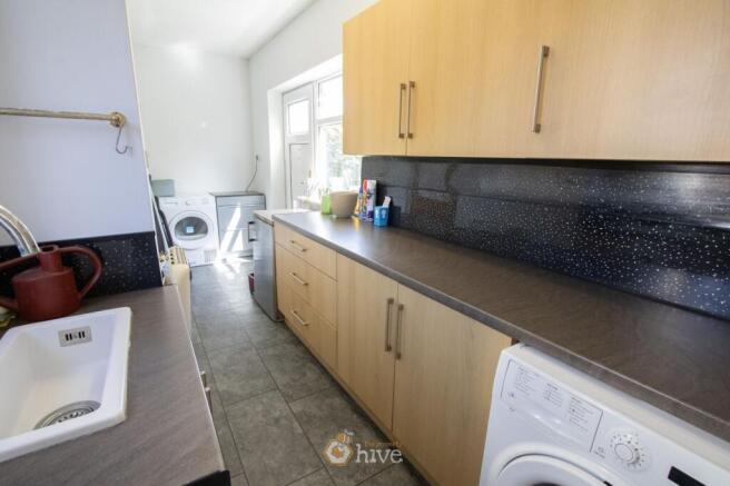 4 bed Detached Bungalow for sale Image 11