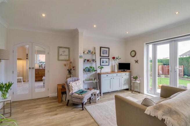 4 bed Detached for sale Image 8