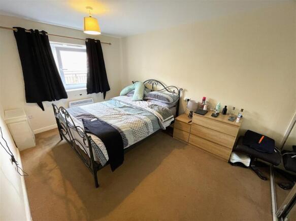 2 bed Apartment for sale Image 8