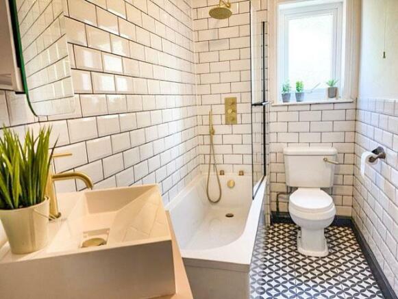 bathroom 2.JPG