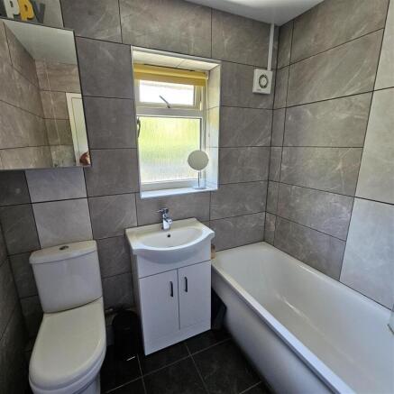 MODERN BATHROOM