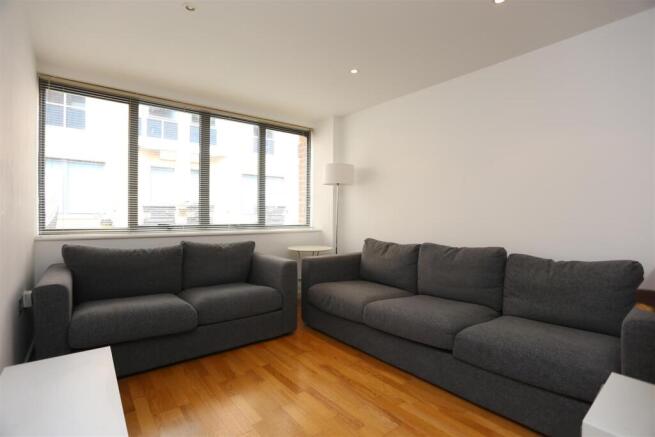 1, 19 Tichborne Street Living Area.JPG