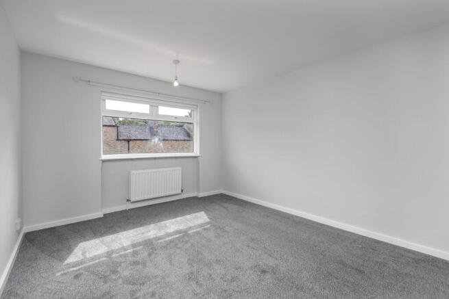 3 bed Semi-Detached to rent Image 7