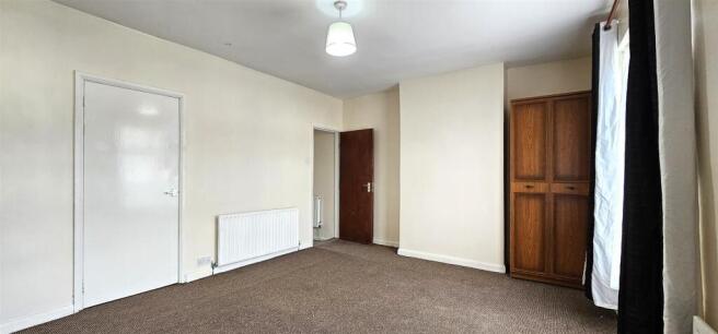 3 bed Terraced to rent Image 4