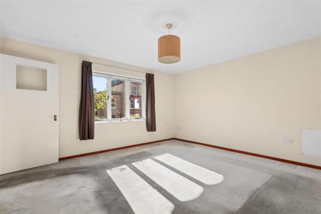 11 Cloisters House, Griffiths Road, SW19 1SS recep