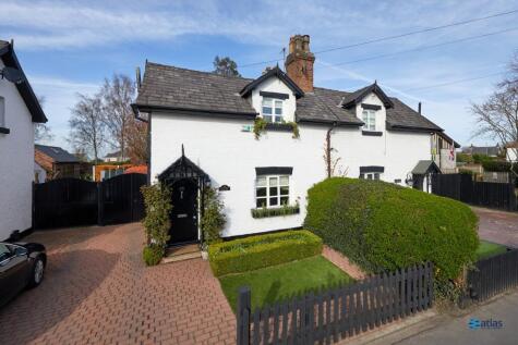 High Street, Hale Village, L24