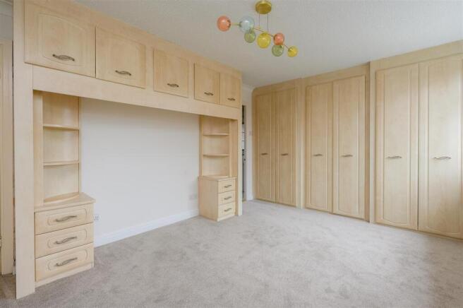 4 bed Detached for sale Image 10