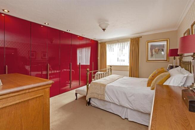 Bedroom 1-1.jpg