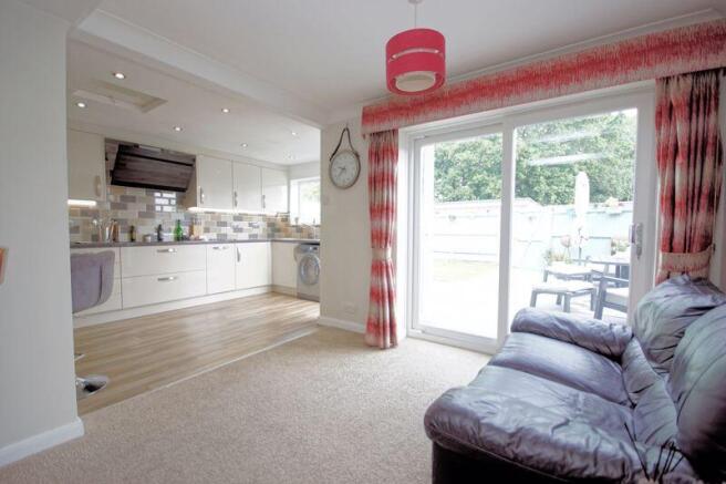 Kitchen & Sitting Area