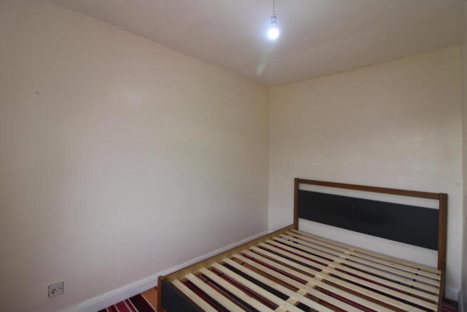 3 bed Semi-Detached to rent Image 8