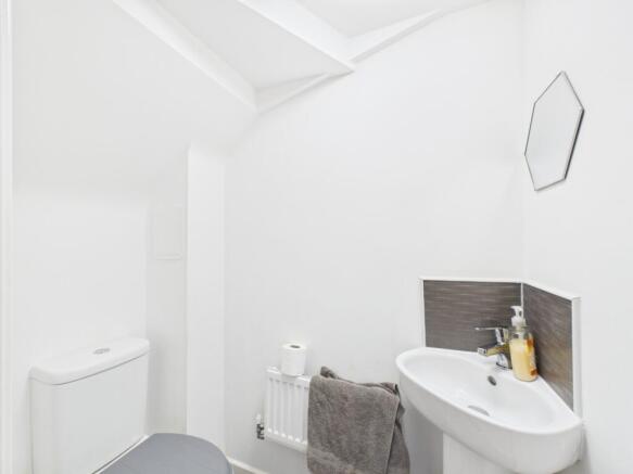 3 bed Terraced for sale Image 5