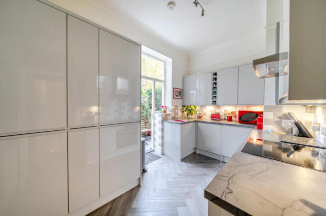 1376706-10-690cb5...