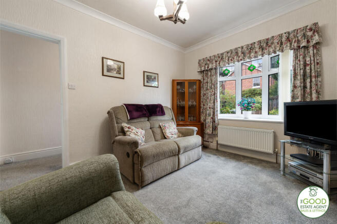 Queens Terrace, Handforth, SK9 photo 4