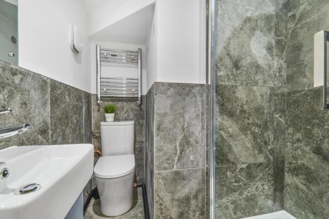 1 bed House Share to rent Image 9